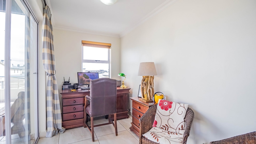 4 Bedroom Property for Sale in Sunset Estate Western Cape